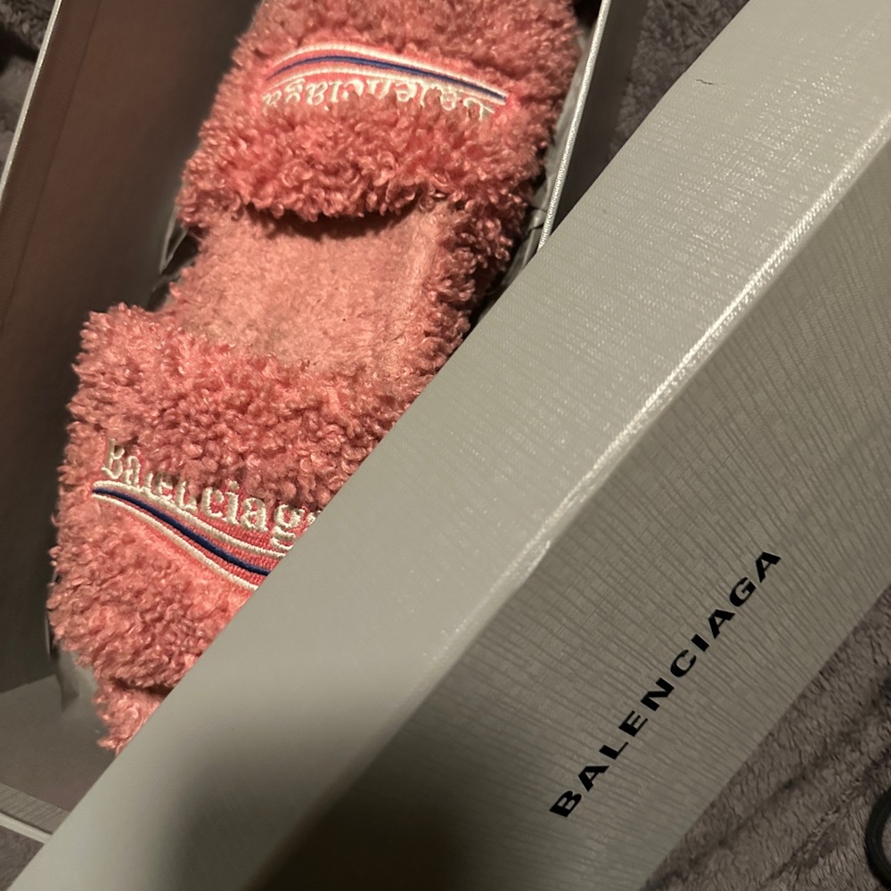 Pink balenciaga slides